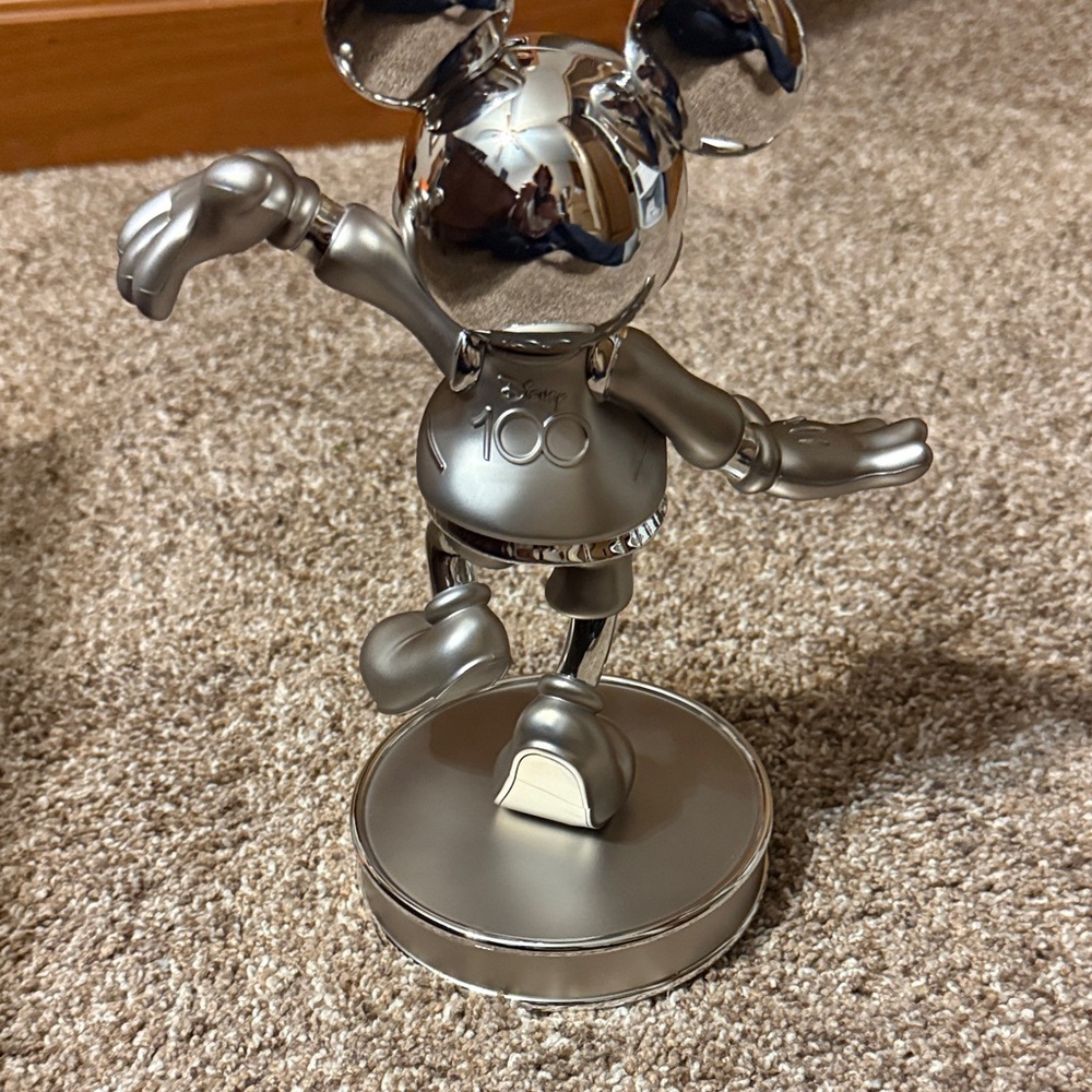 Disney Silver Mickey Mouse Milestone Statue - Picture 4 of 6
